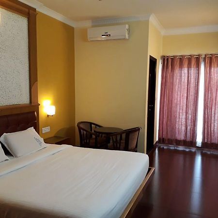 Akshaya Palace Inn Májszúr Kültér fotó