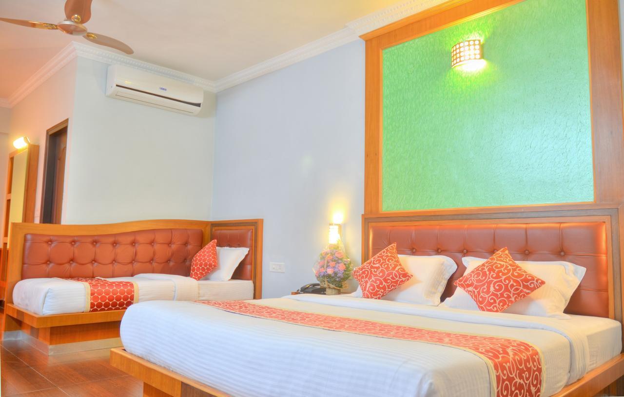 Akshaya Palace Inn Májszúr Kültér fotó